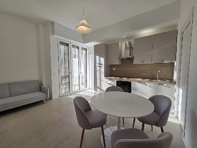 Foto Appartamento in Viale Famagosta 35, Milano Famagosta con 3 locali