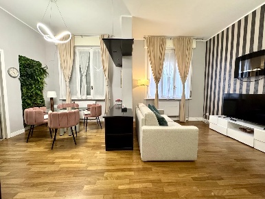 Foto Appartamento in Via Festa del Perdono 12, Milano Missori con 2 locali