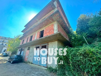 Foto Appartamento in via Canale, Carfizzi con 7 locali in vendita