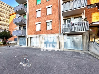 Foto Box in Via Santuario del Sacro Cuore 3, Milano Comasina con 1 locali