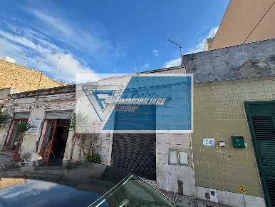 Foto Negozio in Via Re Ierone II 28, Siracusa Gelone - Cadorna con 1 locali