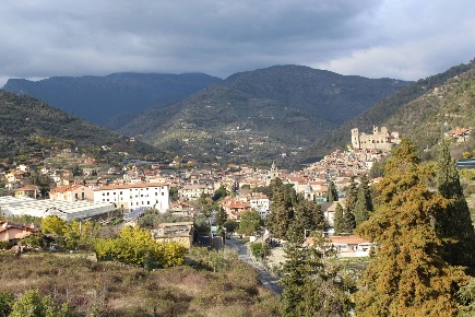 Foto Villa unifamiliare a Dolceacqua con 4 locali in vendita