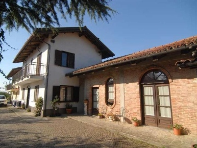 Foto Bed and Breakfast a Dogliani con 15 locali in vendita