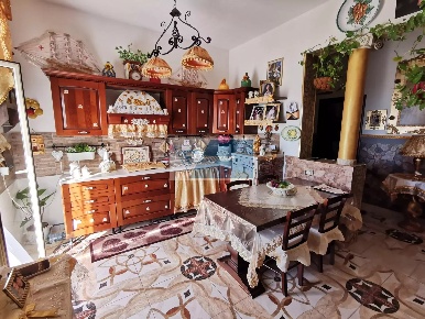 Foto Appartamento in Via Dei MIlle Noto, Noto Centro con 6 locali