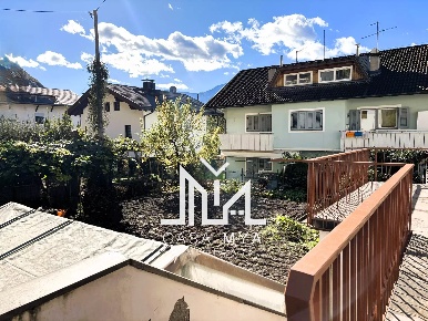 Foto Villa bifamiliare a Postal con 6 locali in vendita