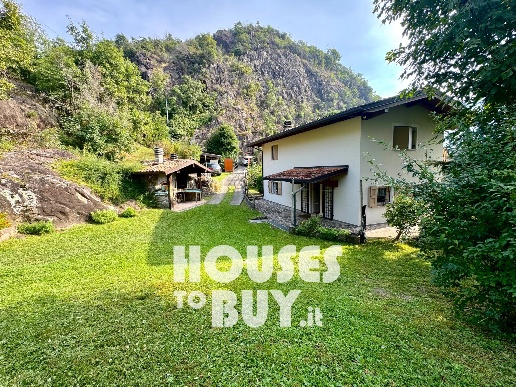 casa indipendente in vendita ad Angolo Terme