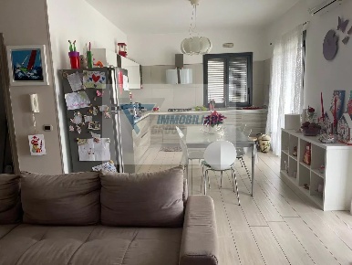 Foto Appartamento in Via delle Orchidee, Floridia con 3 locali in vendita