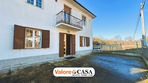 Foto Appartamento a Alice Bel Colle Centro con 5 locali in vendita