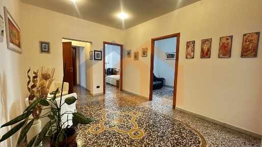 Foto Appartamento in Via Montesisto Giuseppe 1, Savona Centro Storico