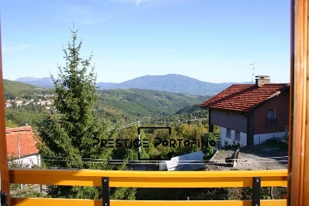 Foto Appartamento in Località Fretolera 12, Tornolo con 6 locali in vendita