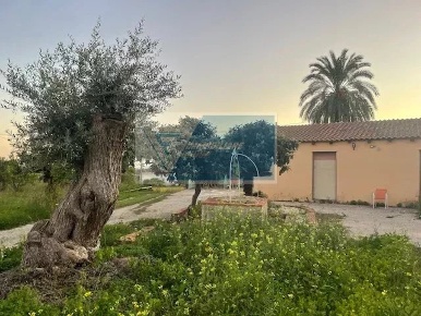 Foto Magazzino in C.da Carancino, Siracusa Belvedere - Tremmilia in vendita