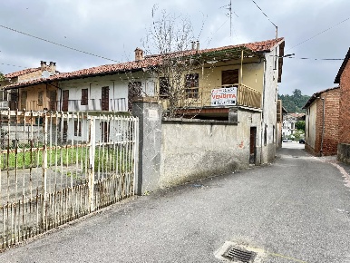 Foto Villa unifamiliare in Via Cuneo, Baldissero d'Alba Centro con 7 locali