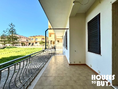 Foto Appartamento in Via Albert Einstein 71, Cirò Marina con 3 locali