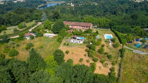 Foto Villa unifamiliare a Pralormo con 7 locali in vendita