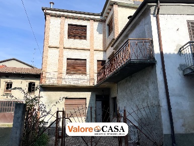 Foto Casa indipendente a Monastero Bormida con 7 locali in vendita