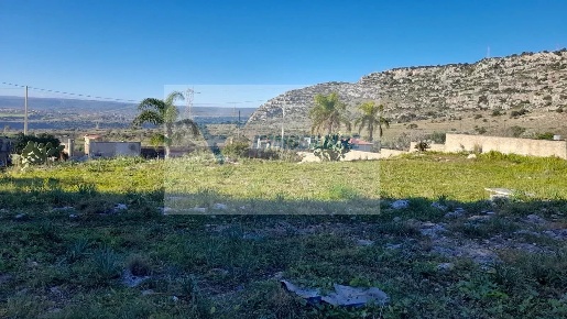Foto Terreno agricolo in Via Mario Francese, Siracusa Belvedere - Tremmilia