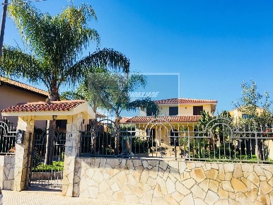 Foto Villa unifamiliare in Via Rimini, Melilli Città Giardino con 5 locali