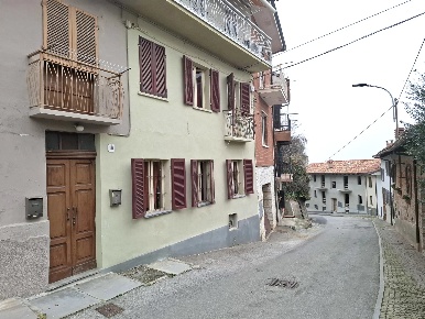 Foto Appartamento in Castellinaldo Via Duca degli Abruzzi, con 4 locali