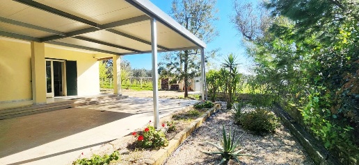 Foto Villa unifamiliare a Oria con 4 locali in vendita