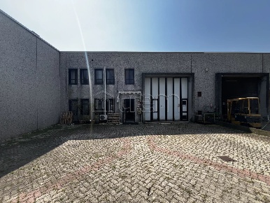 Foto Magazzino a Paderno d'Adda con 3 locali in vendita