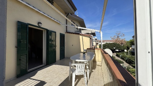 Foto Appartamento in Via Salina 54, Villapiana con 4 locali in vendita