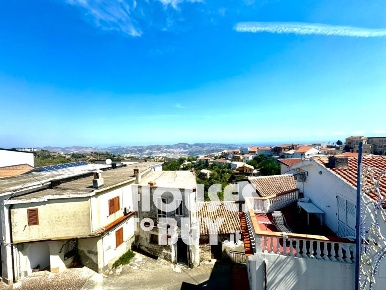 Foto Appartamento in via Roma 49, Carfizzi con 3 locali in vendita