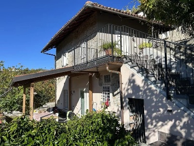 Foto Appartamento a Cerretto Langhe con 3 locali in vendita