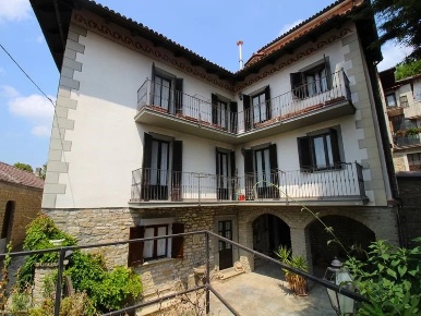 Foto Appartamento a Castino con 8 locali in vendita