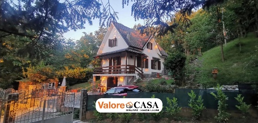 Foto Villa unifamiliare a Ponzone con 5 locali in vendita