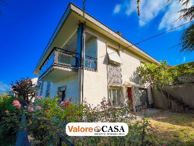 Foto Appartamento a Roccaverano con 9 locali in vendita