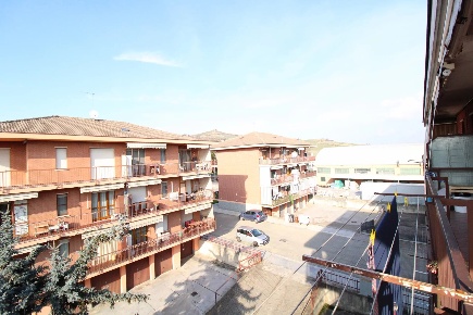 Foto Appartamento in corso asti, Canale Centro con 4 locali in vendita