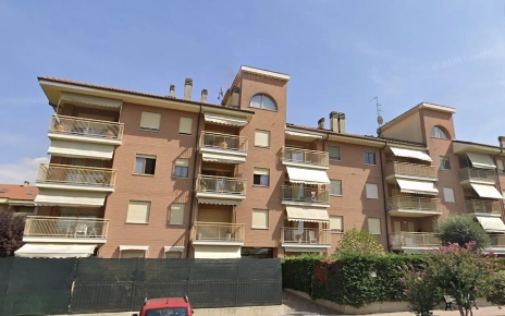 Foto Appartamento in Via B. Salvadori, Acqui Terme Centro con 6 locali