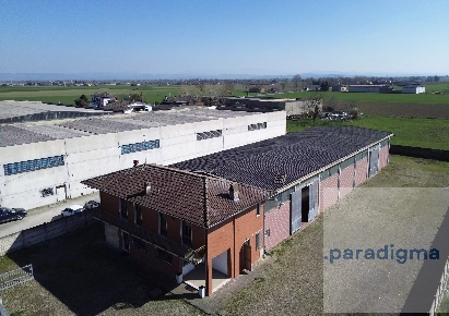 Foto Magazzino in Via Luigia Stramesi, Sale con 7 locali in vendita