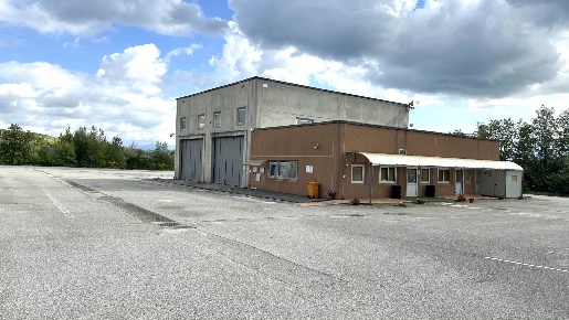 Foto Magazzino in zona industriale Piano Lago, Mangone Pian Del Lago