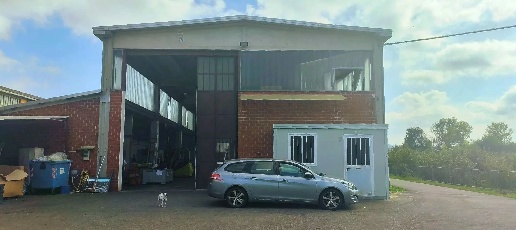 Foto Magazzino a Montà Centro con 4 locali in vendita