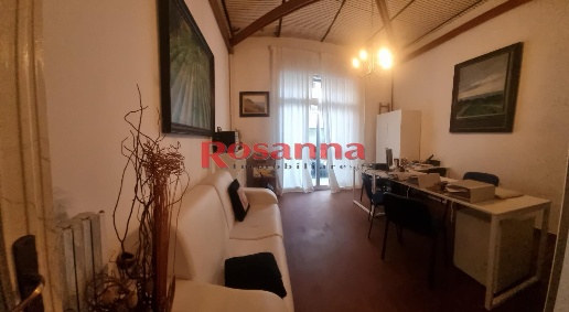 Foto Ufficio a Livorno Cisternone di 112 m² con 5 locali in vendita