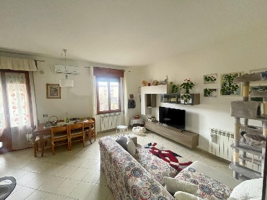 Foto Appartamento a Poggibonsi Centro di 95 m² con 4 locali in vendita