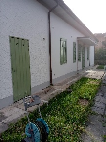 Foto Casa indipendente a Carrara Marina di Carrara di 160 m² con 8 locali