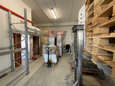 Foto Magazzino a Monteriggioni Rigoni di 50 m² con 2 locali in vendita