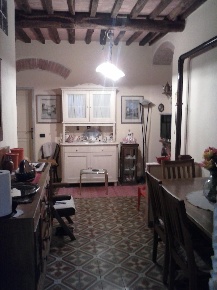 Foto Appartamento a Carrara Centro di 50 m² con 3 locali in vendita