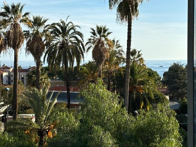 Foto Appartamento in Via Alfonso Lamarmora  8, Sanremo di 40 m² in vendita