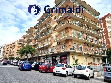 Foto Appartamento a Napoli di 130 m² con 4 locali in vendita