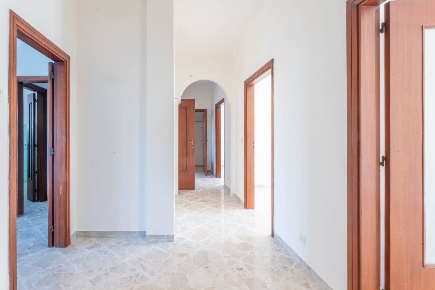 Foto Appartamento in Via Capitano Maiorano, Bari Palese di 133 m²