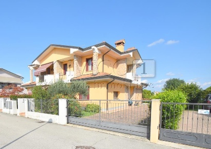 Foto Villa bifamiliare in Via Negrin 13, Camisano Vicentino Santa Maria