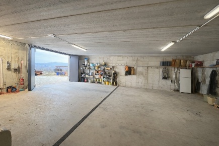 Foto Magazzino in Via MOLINI, Soave Centro di 130 m² con 1 locali