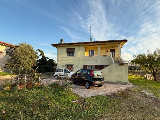 casa indipendente in vendita a Rovigo in zona Sarzano/Cantonazzo
