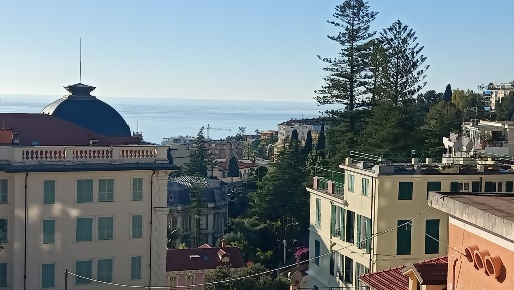 Foto Appartamento a Sanremo Corso degli Inglesi di 110 m² con 5 locali