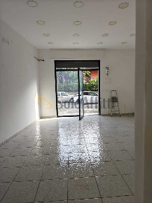 Foto Locale commerciale in Via Stazzone 146, Catania Cibali di 41 m²