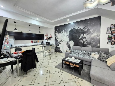 Foto Appartamento a Caivano Centro di 90 m² con 4 locali in vendita