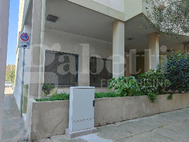 Foto Negozio a Assemini Centro di 70 m² in vendita